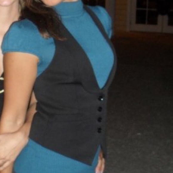 Black Express Vest - Picture 2 of 6